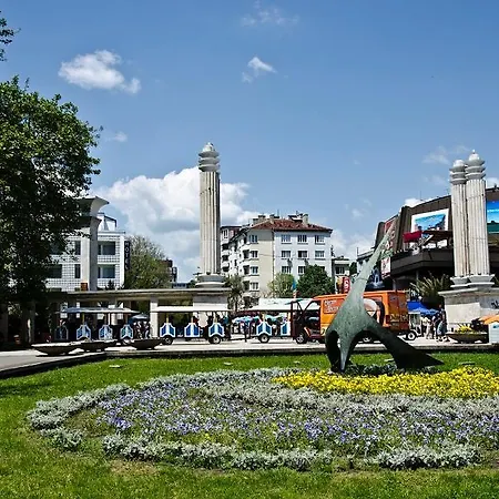 еntrance Of The Sea Garden וארנה